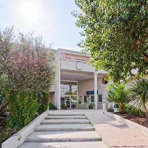 3* Hotel Comfort Six-fours