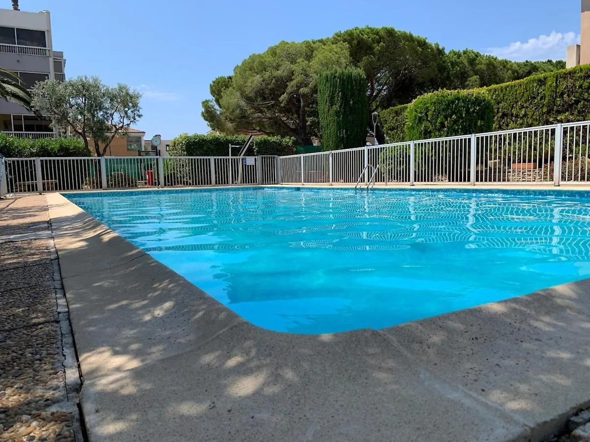Baie De Sanary - Beau F2 Bord De Mer Avec Piscine Six-Fours-les-Plages 0*,  France